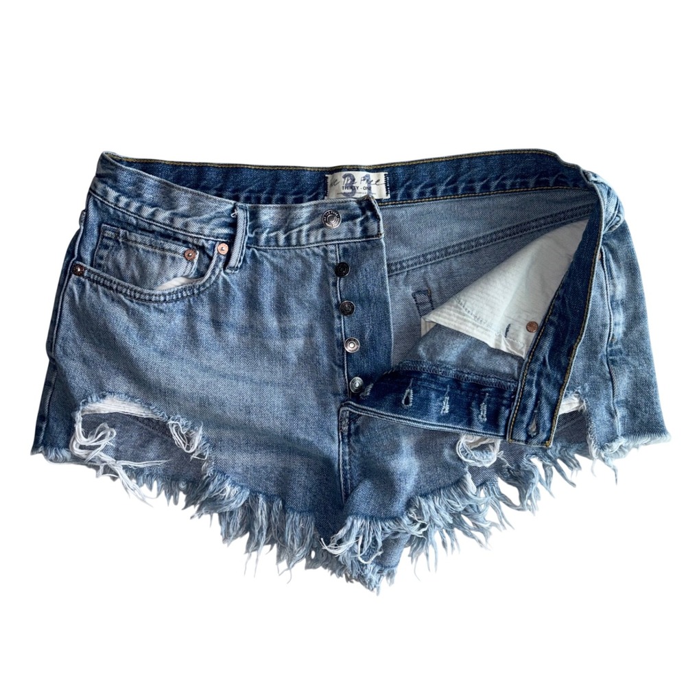 Free People Distressed Button Fly Denim Cutoff Shorts Blue Coastal Boho Size 31